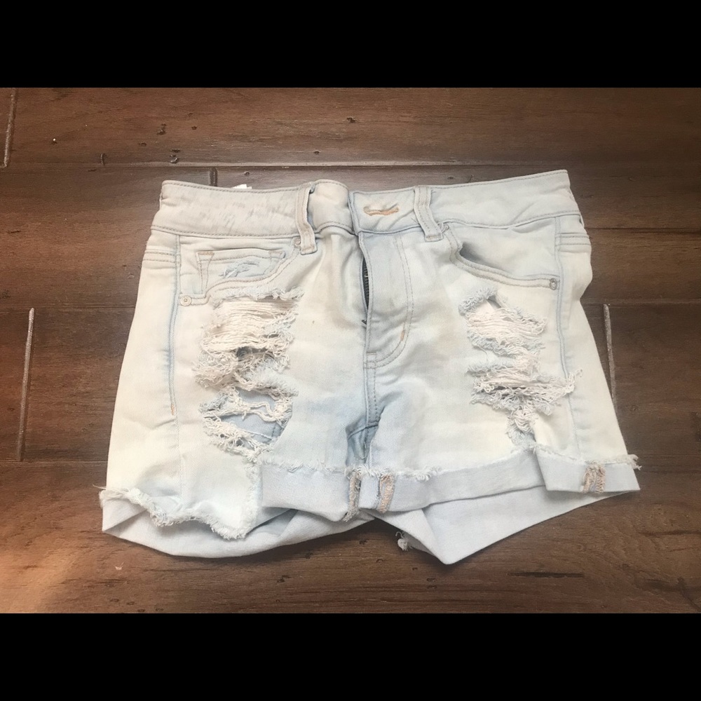 American Eagle, light wash ripped shorts